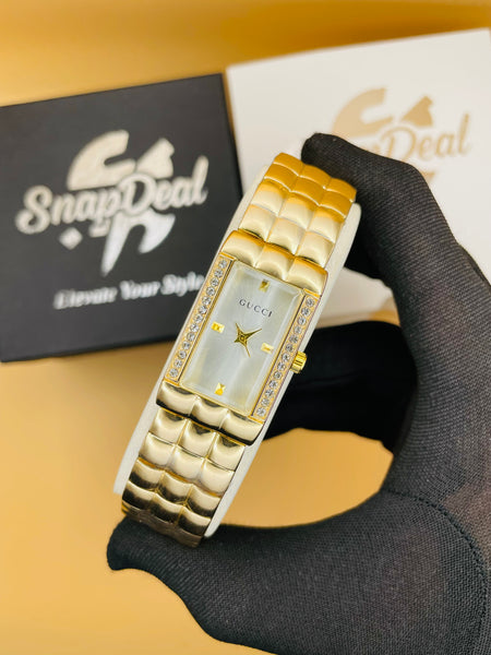 GUCCI Rectangular Crystal Dial Bracelet Watch (Golden)