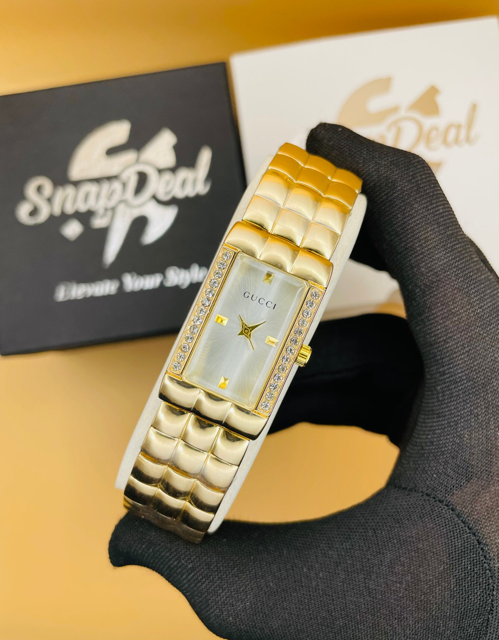 GUCCI Rectangular Crystal Dial Bracelet Watch (Golden)